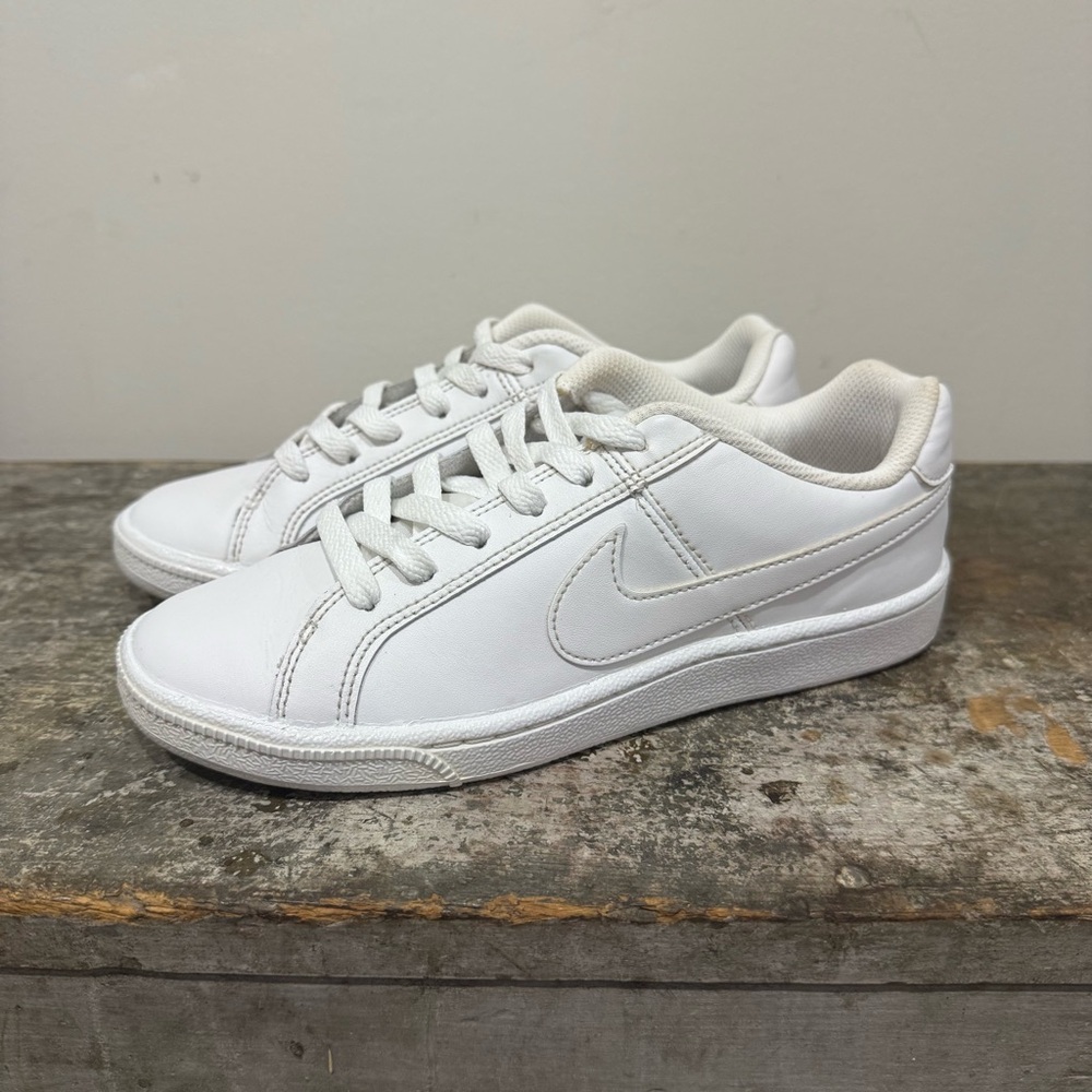 Nike Women's Court Royale
